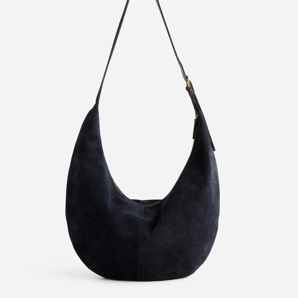 Madewell Essential Curve Shoulder
Bag - Picture 3 of 3